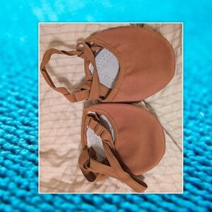 NWT Theatricals Brand Pirouette Turners XL